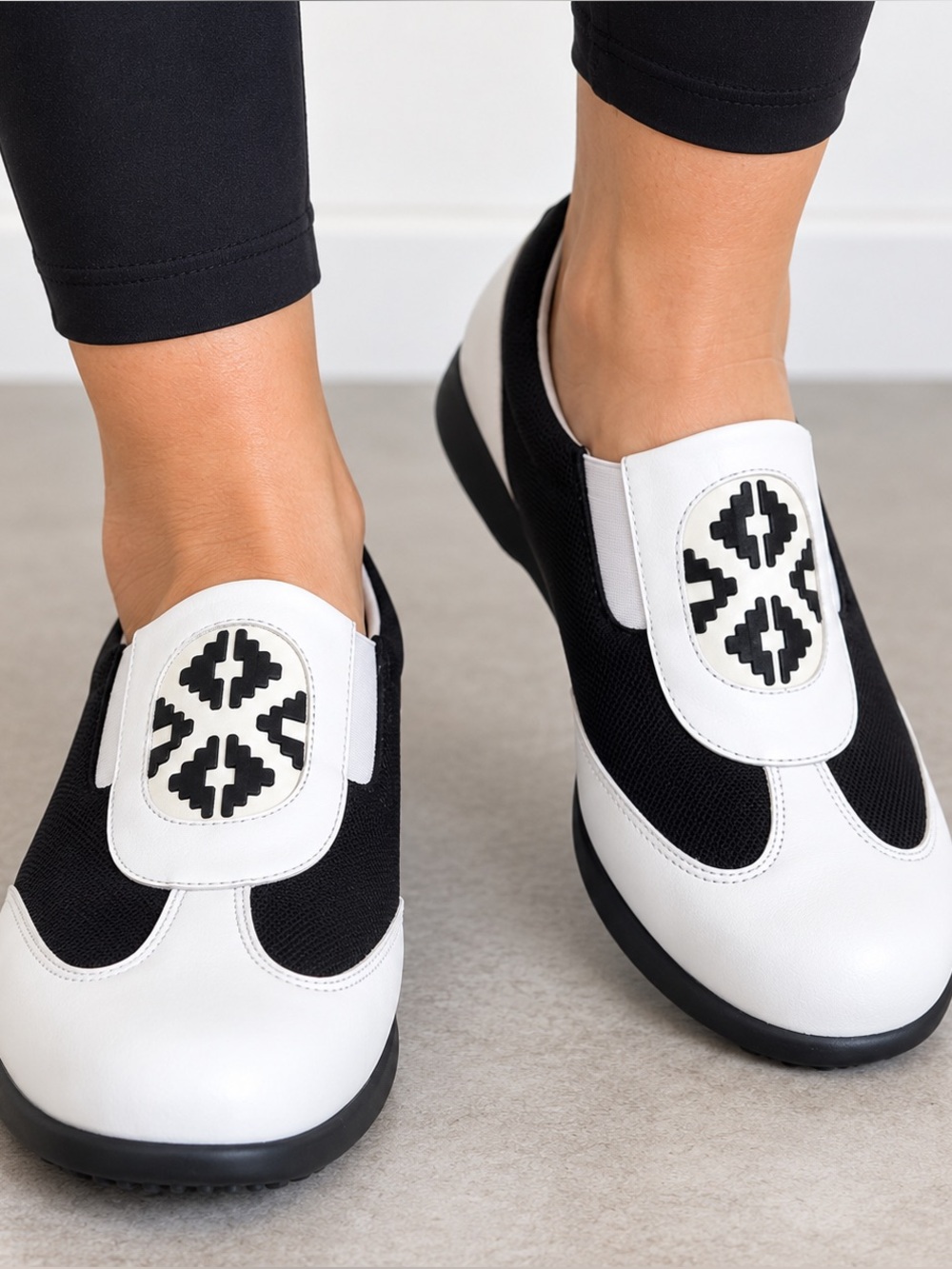 Sandbaggers Bali Golf Shoes Womens 9 Black White Slip On Spikeless New